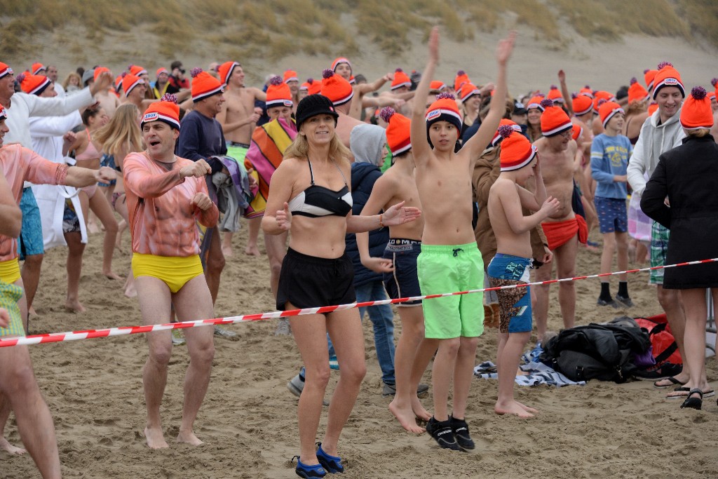 ../Images/Nieuwjaarsduik Nederzandt 2017 014.jpg